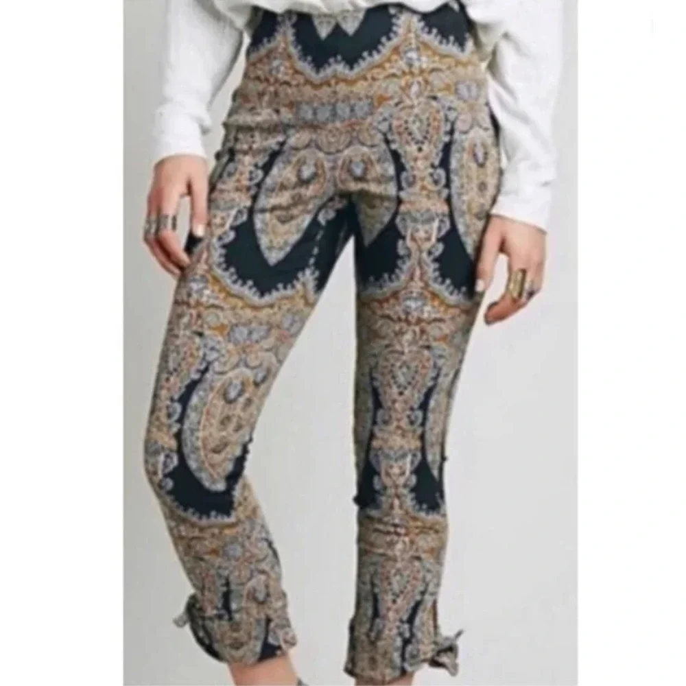 Free‎ People Sz 6 Black & Gold Paisley Print High Rise Crop Pants Boho Artsy